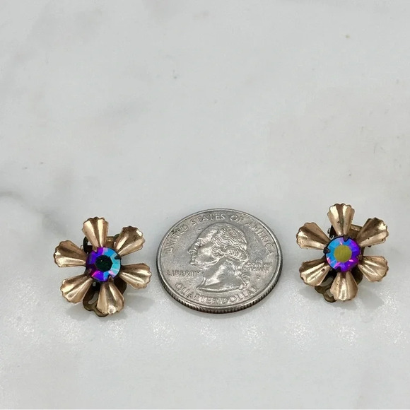 Vintage Aurora Borealis Flower Earrings Clip-On Gold-tone Estate Costume… - Picture 7 of 9